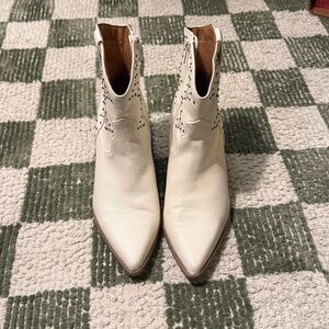 White Western Twyla Ankle Boots - Sz 8.5